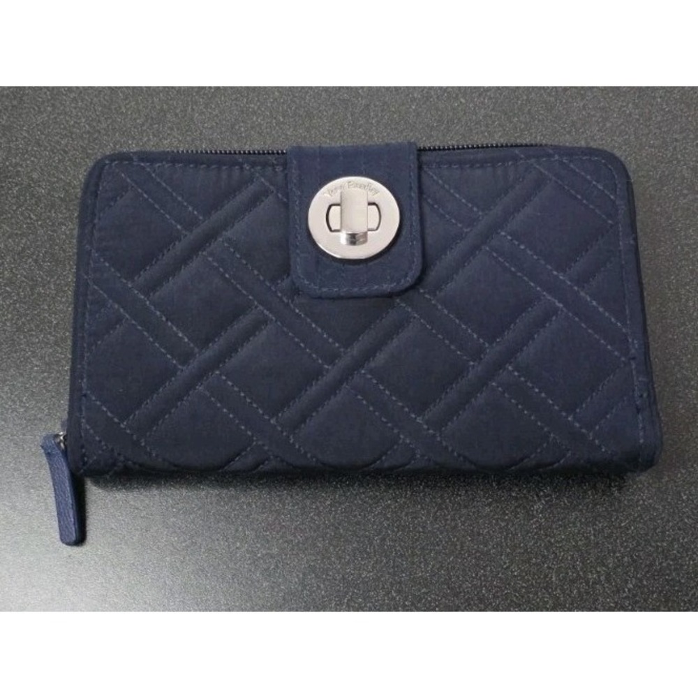 New Vera Bradley Turnlock Wallet Classic Navy Quilted ID Case Pouch Boho Cattage